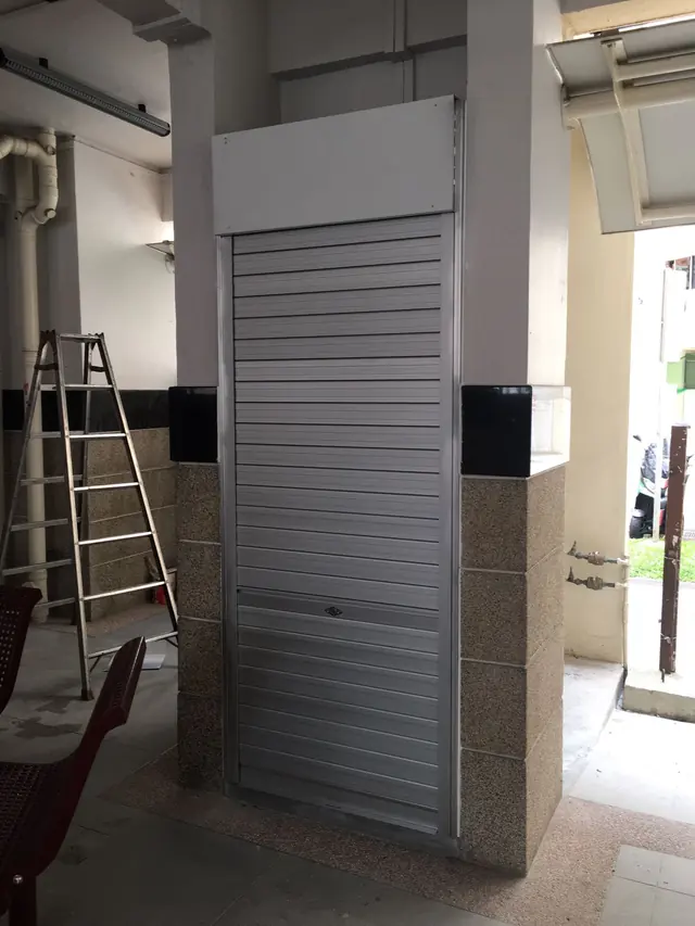 Aluminium roller shutter installed between columns